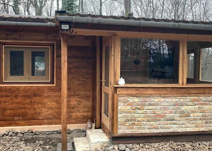 Cinke Cottage, Nest In Nature